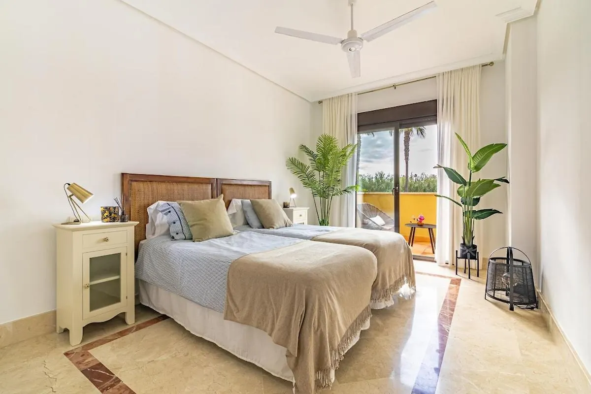 Tropical Sunset Paradise With Pool And Free Parking Sotogrande Apartment