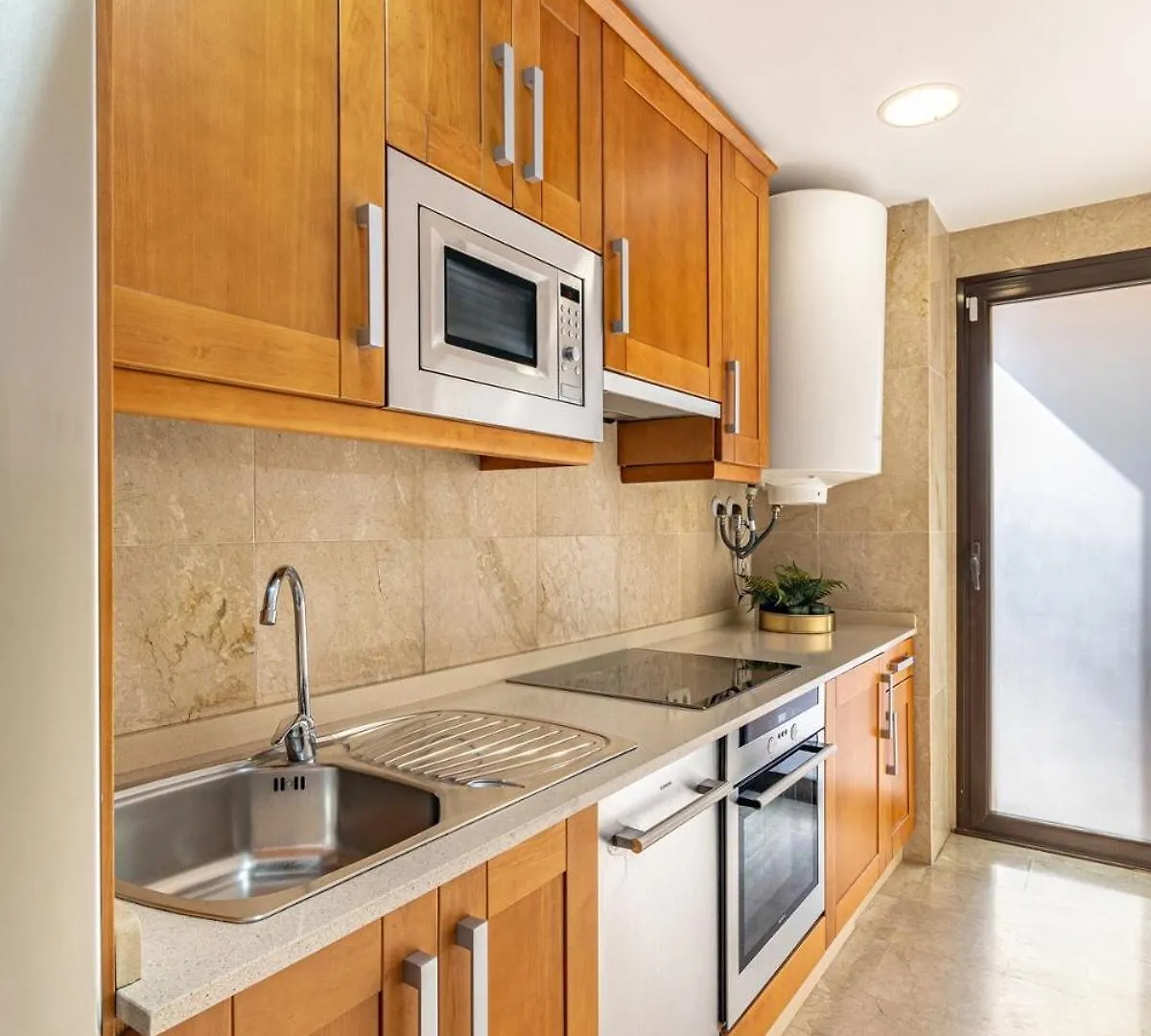 Apartment Tropical Sunset Paradise With Pool And Free Parking Sotogrande